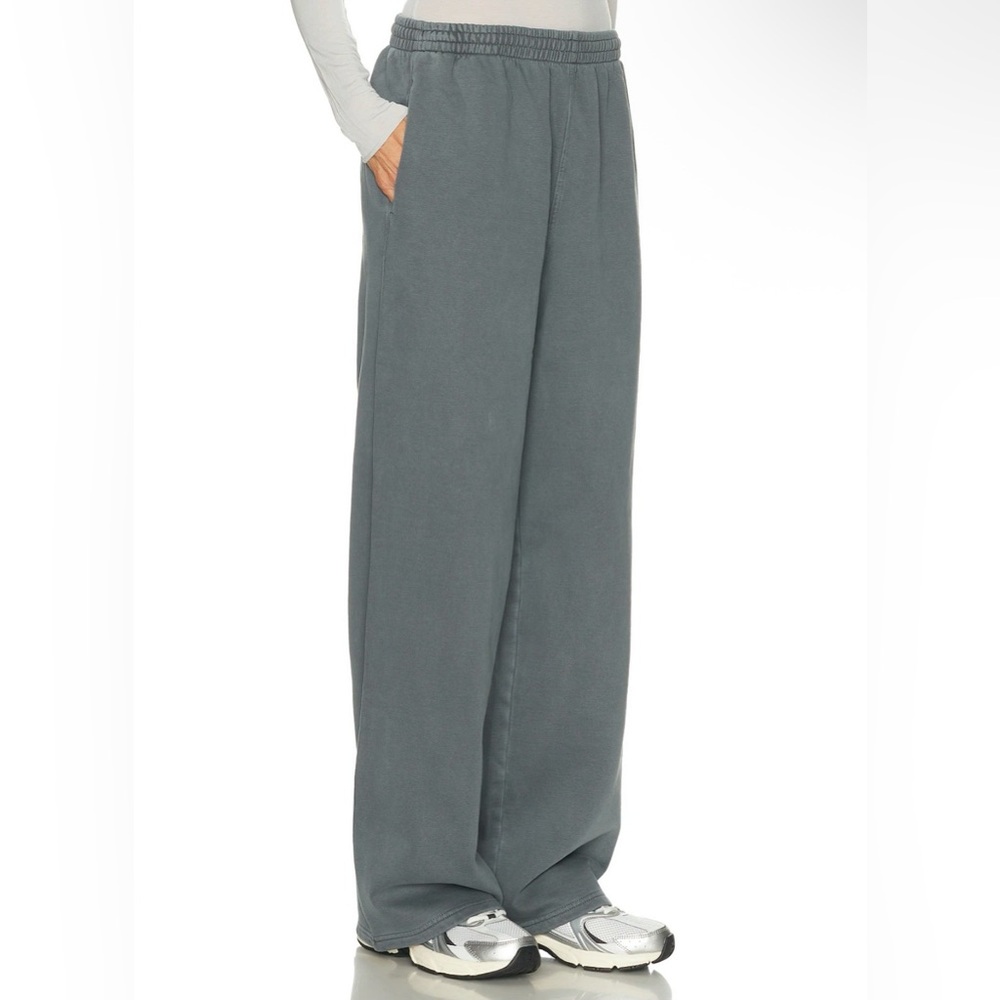 SKIMS Boyfriend Cotton Fleece Baggy Sweatpants in color Zircon NWT Sz XS - Picture 3 of 7
